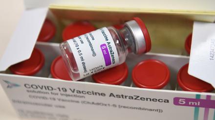 Der Corona-Impfstoff von Astrazeneca ist umstritten. Dabei lassen sich einige Gegenargumente leicht entkräften.