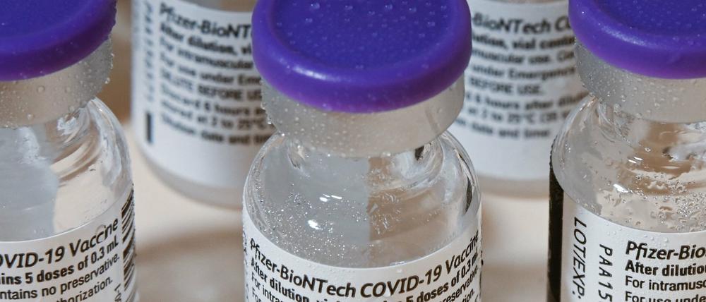 Auch der bereits zugelassene Impfstoff von Biontech und Pfizer schützt wirksam vor schweren Verläufen von Covid-19.