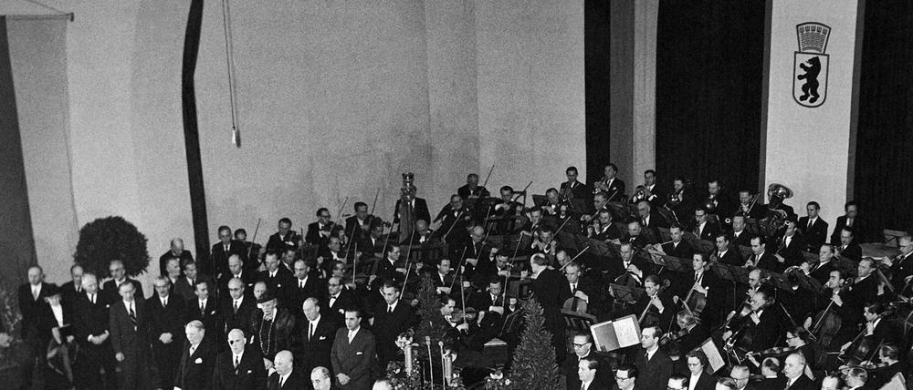 Konrad Adenauer ließ am 18. April 1950 im Titania-Palast die dritte Strophe des Deutschlandliedes singen.