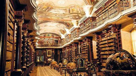Bibliotheken, wie hier der Lesesaal im Jesuitenkloster Clementinum in Prag, werden auch im digitalen Zeitalter nicht überflüssig.