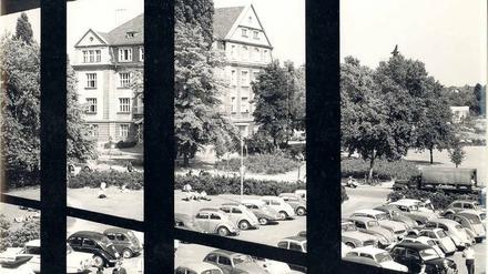 Hier fing alles an: Blick in den 1960er Jahren von der Empore des Henry-Ford-Baus auf das 1948 übernommene erste Hauptgebäude der Freien Universität in der Boltzmannstraße 3.