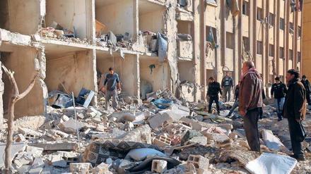Kein Ort mehr zum Studieren und Forschen. Zwischen einem Wohnheim und der Architekturfakultät der Universität von Aleppo explodierte am 15. Januar 2013 eine Autobombe und tötete 15 Menschen, Dutzende wurden verletzt. Die Sicherheitslage und die teils zerstörte Infrastruktur machen Forschung und Lehre unmöglich. 