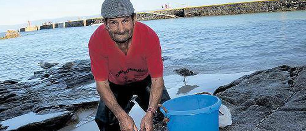 Ein Leben land Fischer. Der 72-jährige Cesarioist der Insel treu geblieben. Er wohnt, wie wenige, noch immer das ganze Jahr über hier. 