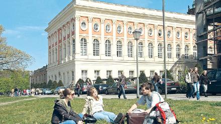 Anspruch. Die Uni Potsdam profiliere sich als „mittelgroße Spitzenuniversität“, lobt Ministerin Münch.Foto: Uni Potsdam/Karla Fritze