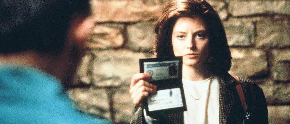 Im Angesicht des Monsters. Clarice Starling (Jodie Foster) spielt im Filmklassiker „Schweigen der Lämmer“ eine junge FBI-Agentin, die die Psyche von Serienmördern ergründen will. Wie weit dieser Ansatz die Polizei wirklich bringt, ist umstritten. Foto: Fotex