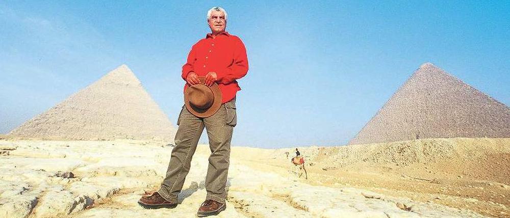 Herr der Pyramiden. Als Selbstdarsteller war Zahi Hawass umstritten, doch von Experten werden seine Verdienste um die Rolle der Archäologie in Ägypten gewürdigt. Foto: Laif