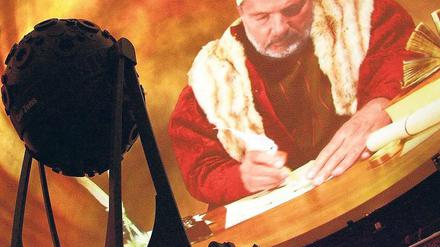 Galileo Galilei (hier eine Darstellung im Planetarium in Jena) stand im Konflikt mit der Kirche. Das kopernikanische Weltbild hat jedoch nichts daran geändert, dass bis heute Milliarden Menschen an Gott glauben. 
