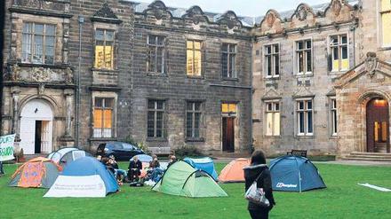 Campen gegen Gebühren. Studenten protestieren mit einem Sleep-in an der St. Andrews University in Schottland. 
