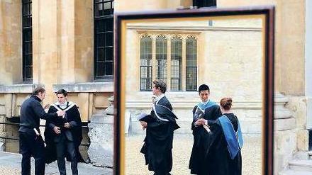 Teures Studium in Oxford. Der Nachweis von zehntausenden Pfund war bisher Pflicht, um einen Masterplatz zu bekommen. 