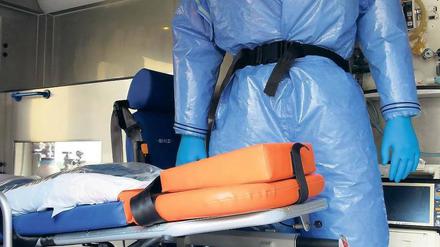 Bereit für den Ernstfall: Der Spezial-Rettungswagen in Königs Wusterhausen bietet umfassenden Schutz vor Erregern wie Ebola.