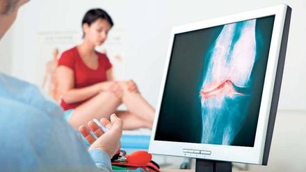 Die Deutsche Rheuma-Liga geht laut Gesundheitsministerium davon aus, dass 0,5 bis 0.8 Prozent der Bevölkerung an einer rheumatoiden Arthritis leiden. 