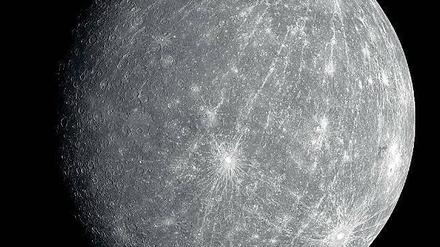 Finstrer Gesell. Merkur, aufgenommen von der Messenger-Sonde. 