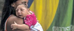 Rätselhaft. Erst in Südamerika ist aufgefallen, dass eine Zika-Infektion der Mutter ungeborene Kinder schädigen kann. Forscher fahnden nun fieberhaft nach den Gründen.