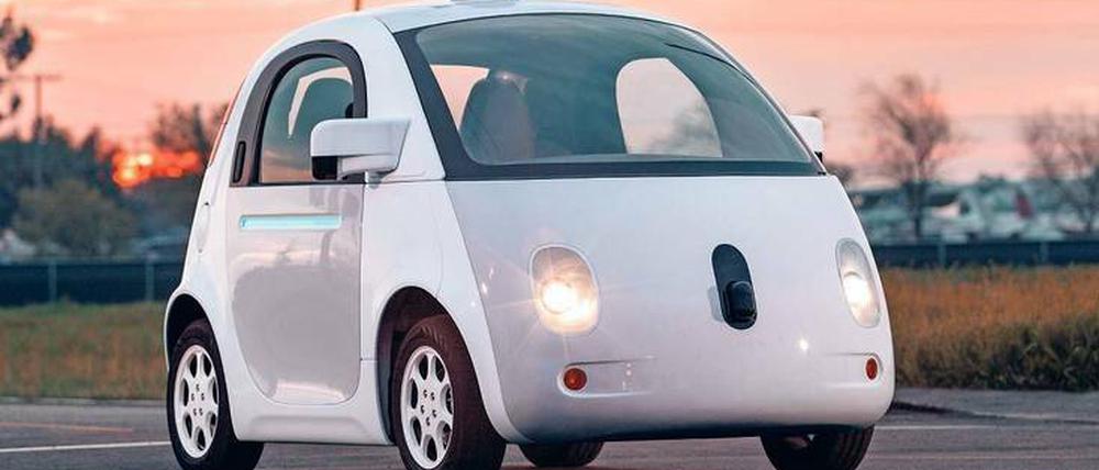 Sichere Sache? Der Prototyp des selbstfahrenden Autos von Google kann besser die Spur halten und besser bremsen als ein menschlicher Fahrer, sagt Sebastian Thrun.