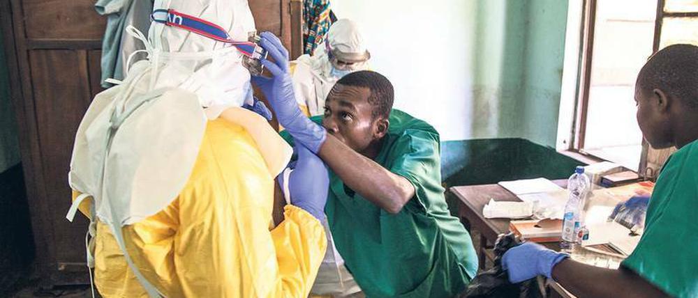 Kampf gegen Ebola. Mediziner im Kongo. 