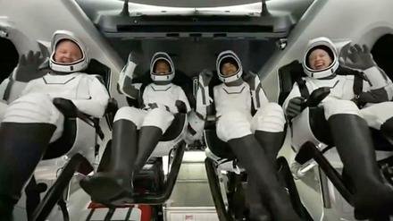 Die vier ungelernten Astronauten sind zur Erde zurückgekehrt.