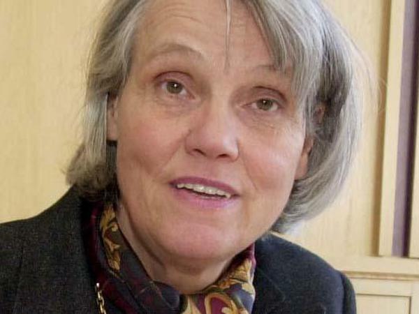 KARIN MÖLLING (72) ist Virus- und Krebsforscherin. Bis zu ihrer Emeritierung wirkte sie an der Universität Zürich. Derzeit forscht sie am Max-Planck-Institut für Molekulare Genetik in Berlin.