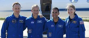 Der Esa-Astronaut Matthias Maurer (l) and die Nasa-Astronauten Tom Marshburn, Raja Chari and Kayla Barron.