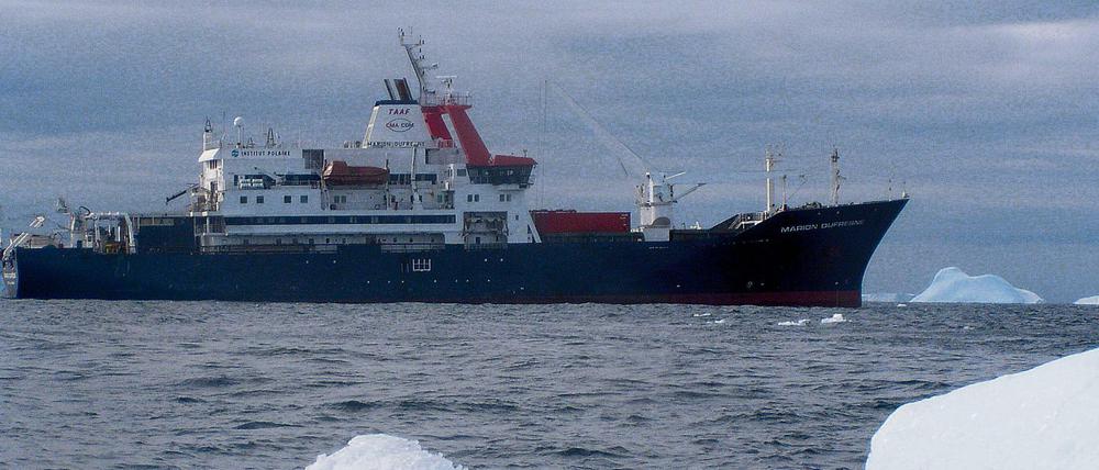 Wissenschaftler des Forschungsschiffs "Marion Dufresne" messen im indischen Sektor des südlichen Polarmeers, wie viel Kohlendioxid im Ozean gelöst ist.