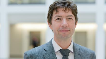 Christian Drosten (49) ist Mikrobiologe, Virologe und Infektionsepidemiologe und nach Positionen in Hamburg und Bonn seit 2007 Leiter des Virologie-Instituts der Berliner Charité.