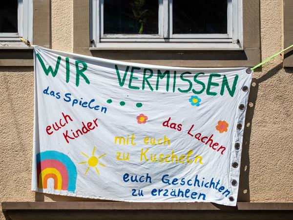 Die Landesregierung gab bereits Ende Mai bekannt, dass ab dem 29. Juni 2020 wieder alle Kinder in die Kitas und Grundschulen in Baden-Württemberg gehen können.