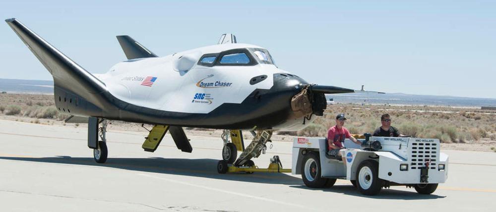Minishuttle. Der "Dream Chaser" der Firma Sierra Nevada soll künftig ebenfalls für Frachtflüge zur Internationalen Raumstation genutzt werden. 