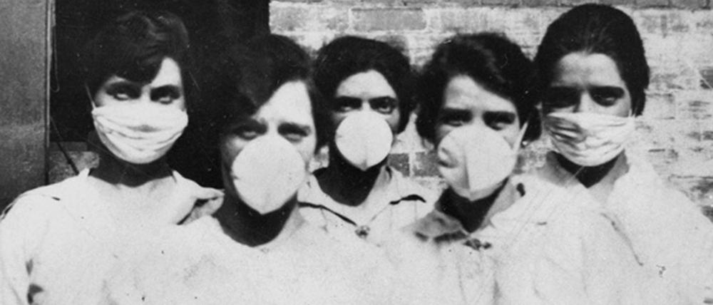 Frauen in Brisbane, Australien, schützen sich 1919 vor der Spanischen Grippe. 