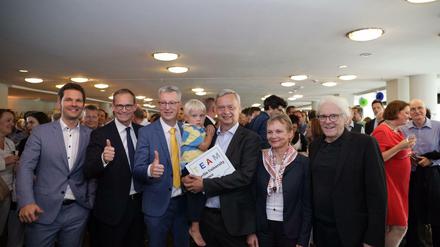 Staatssekretär Krach und Bürgermeister Müller feiern mit den Uni-Chefs Ziegler, Thomsen, Kunst und Einhäupl in der Urania.