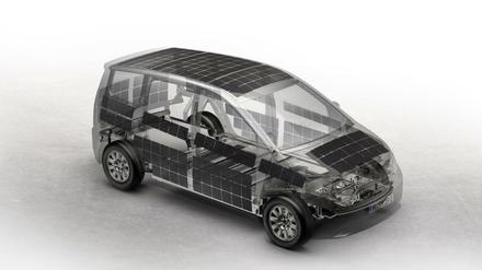 In München wird ein rundherum mit Solarzellen bestücktes Auto entwickelt. Dass die Energieausbeute geringer ist als auf einem Süddach, wird zumindest teilweise dadurch ausgeglichen, dass der Strom ohne Umwege direkt in die Autobatterie fließt.