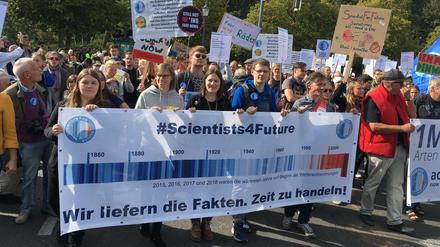 Eine Gruppe von Scientist for Future beim Klimastreik in Berlin.