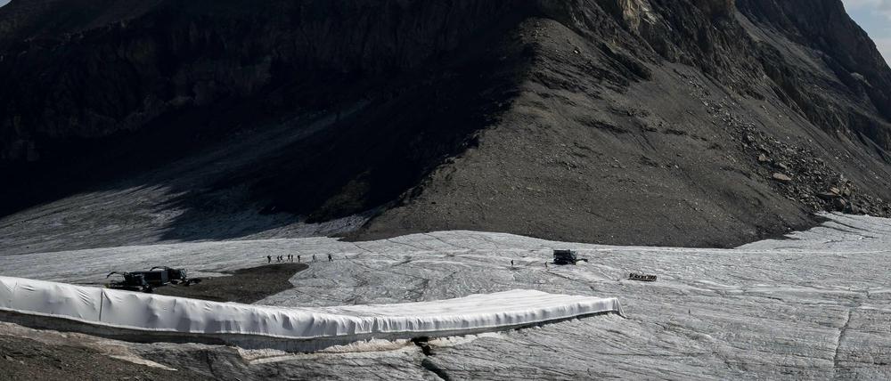 Der einst vereiste Pass zwischen den Gletschern Scex Rouge und Zanfleuron taut nach 2000 Jahren auf. 