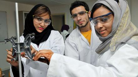 Vor allem deutsche Ingenieursstudiengänge sind gefragt. Im Bild Studierende der German University Oman.