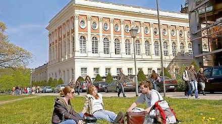Zehn Euro muss jeder Potsdamer Studierende pro Semester an die Studierendenschaft zahlen.