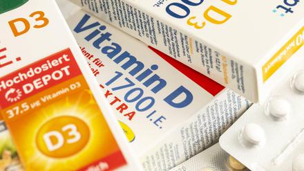 Mit Hilfe von Sonnenlicht kann die Haut eigentlich genug Vitamin D produzieren. Mit Pillen wird versucht, den Pegel in dunklen Jahreszeiten aufrechtzuerhalten.