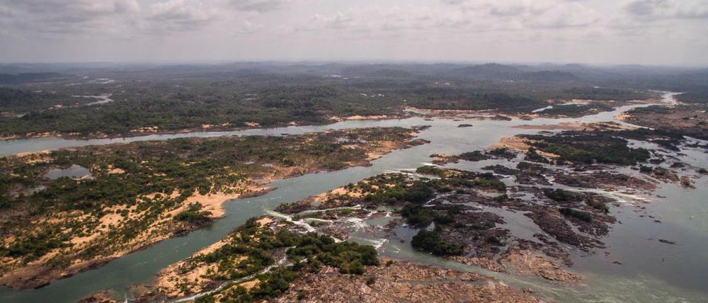 Das größte Laufwasserkraftwerk der Welt lässt diese Flusslandschaft des Xingu langsam austrocknen.