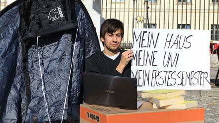 Student campt vor der HU aus Protest gegen Wohnungsnot